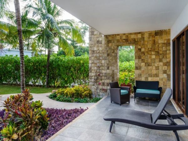 Oceanfront Luxury Vacation Villa in Tulum 1500sq ft Pool Staff