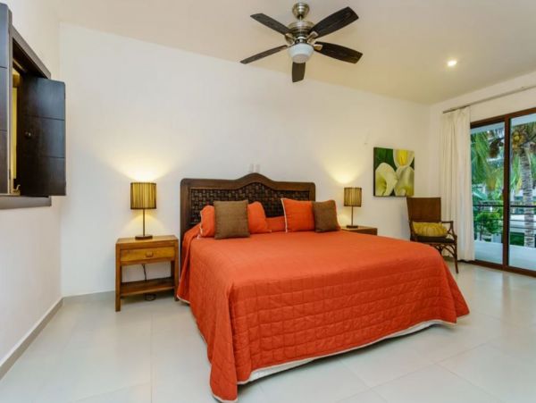 Oceanfront Luxury Vacation Villa in Tulum 1500sq ft Pool Staff