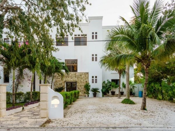 Oceanfront Luxury Vacation Villa in Tulum 1500sq ft Pool Staff