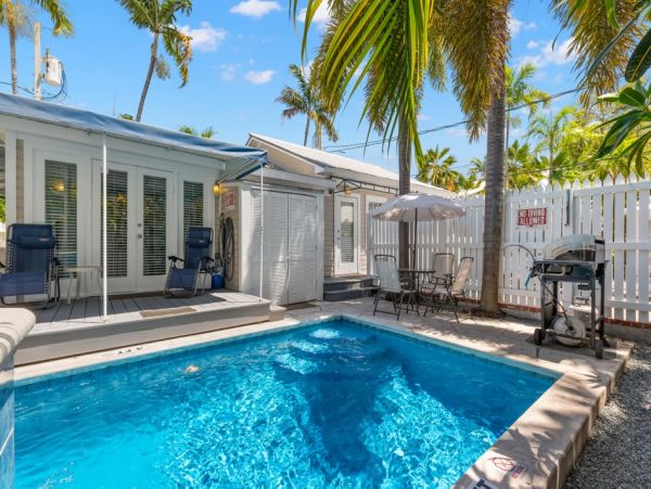 Key West Vacation Rental Two Bedroom Walk to Beach