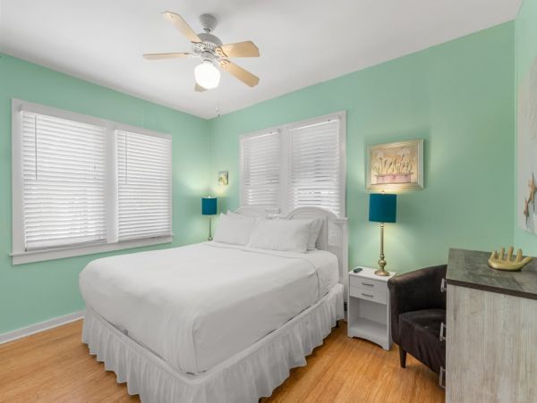 Key West Vacation Rental Two Bedroom Walk to Beach