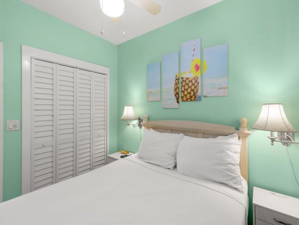 Key West Vacation Rental Two Bedroom Walk to Beach