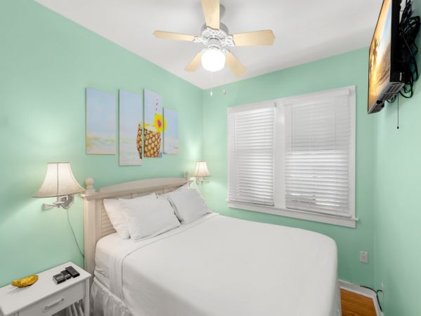 Key West Vacation Rental Two Bedroom Walk to Beach