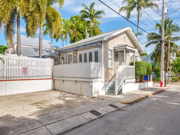 Key West Vacation Rental Two Bedroom Walk to Beach