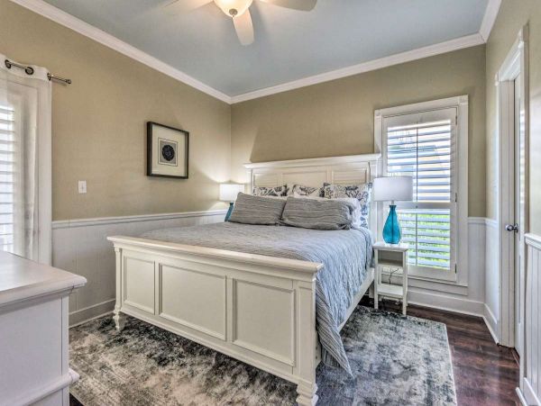 Spacious 5 Bed, 4 Bath Destin Getaway Walk a Block to the Beach