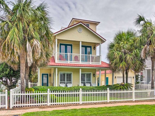 Spacious 5 Bed, 4 Bath Destin Getaway Walk a Block to the Beach