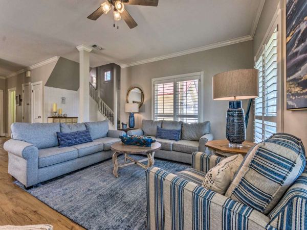 Spacious 5 Bed, 4 Bath Destin Getaway Walk a Block to the Beach
