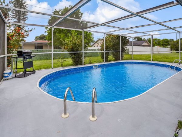 Cape Coral Vacation Home Three Bedroom with Pool