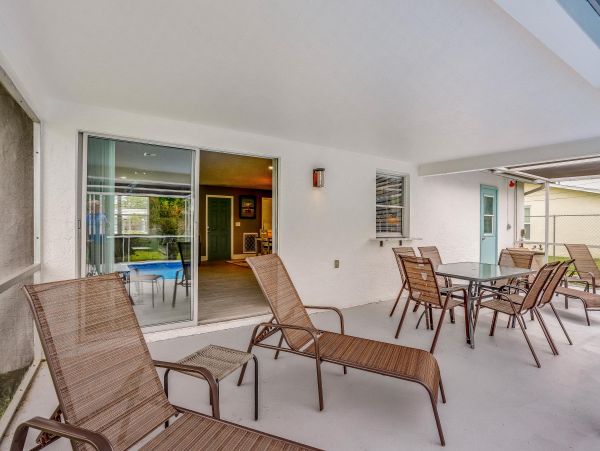 Cape Coral Vacation Home Three Bedroom with Pool