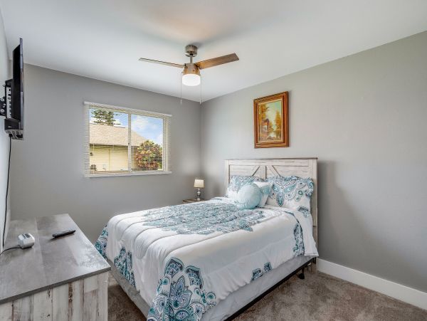 Cape Coral Vacation Home Three Bedroom with Pool