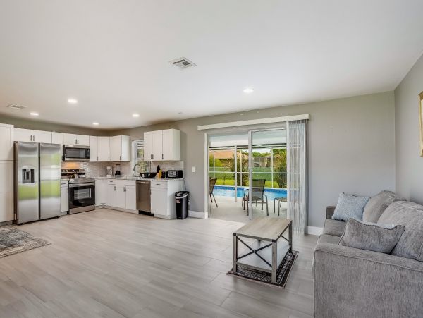 Cape Coral Vacation Home Three Bedroom with Pool