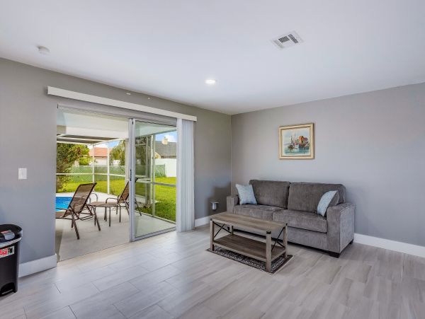 Cape Coral Vacation Home Three Bedroom with Pool