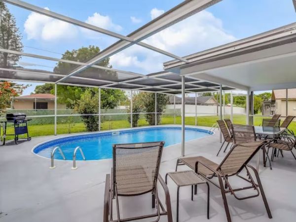 Cape Coral Vacation Home Three Bedroom with Pool