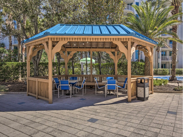 Charming Destin Vacation Rental Sleeps Six