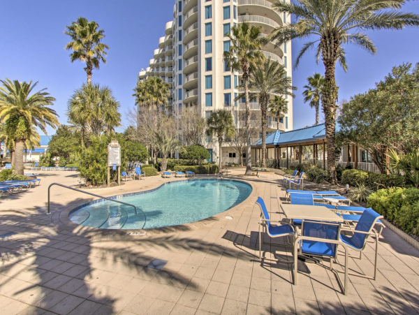 Charming Destin Vacation Rental Sleeps Six