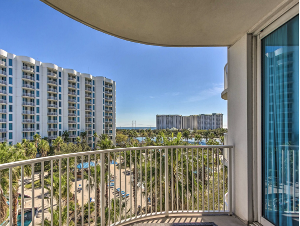 Charming Destin Vacation Rental Sleeps Six