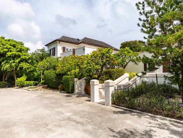 Turks and Caicos Beachfront Six Bedroom Rental Villa