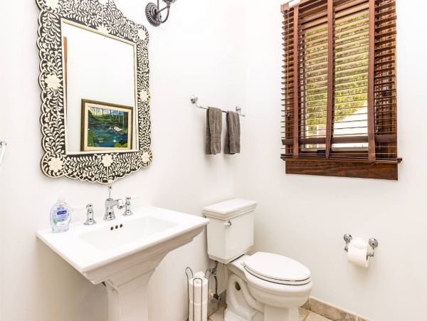 Turks and Caicos Beachfront Six Bedroom Rental Villa
