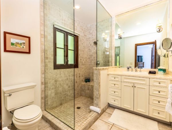 Turks and Caicos Beachfront Six Bedroom Rental Villa