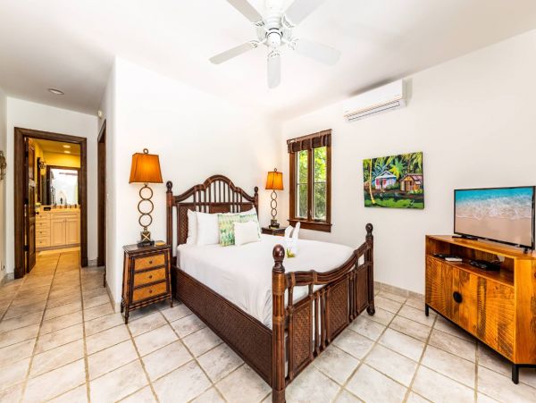 Turks and Caicos Beachfront Six Bedroom Rental Villa