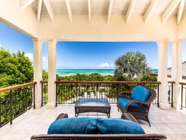 Turks and Caicos Beachfront Six Bedroom Rental Villa