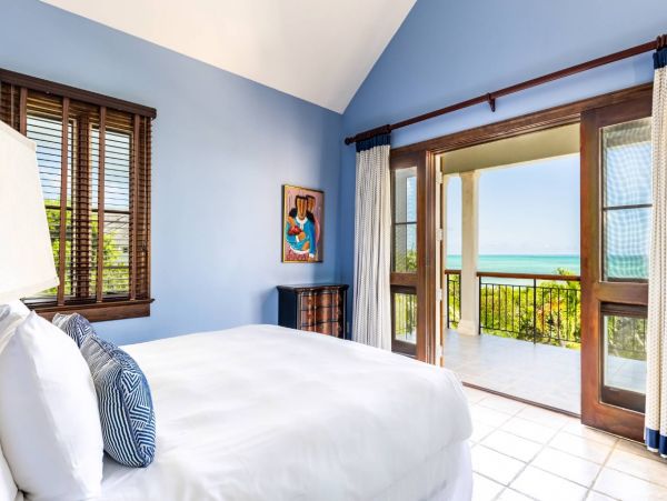 Turks and Caicos Beachfront Six Bedroom Rental Villa