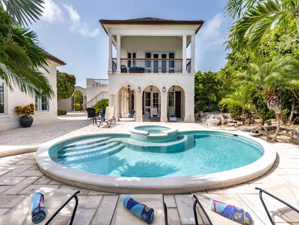 Turks and Caicos Beachfront Six Bedroom Rental Villa