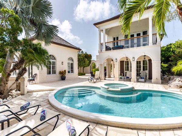 Turks and Caicos Beachfront Six Bedroom Rental Villa