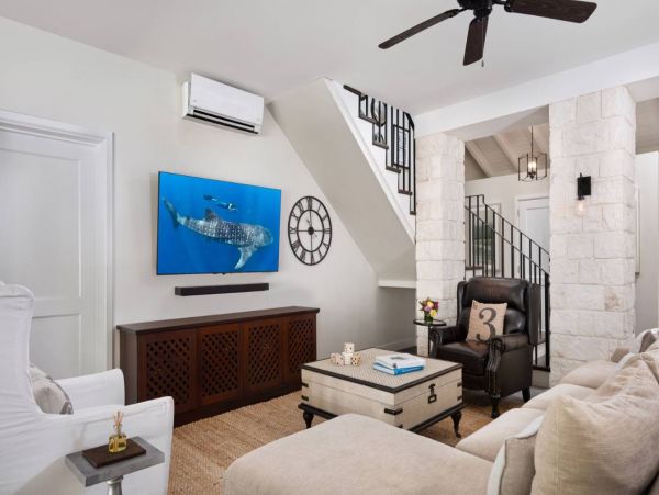 Turks & Caicos Luxury Vacation Main Villa Plus Guest House