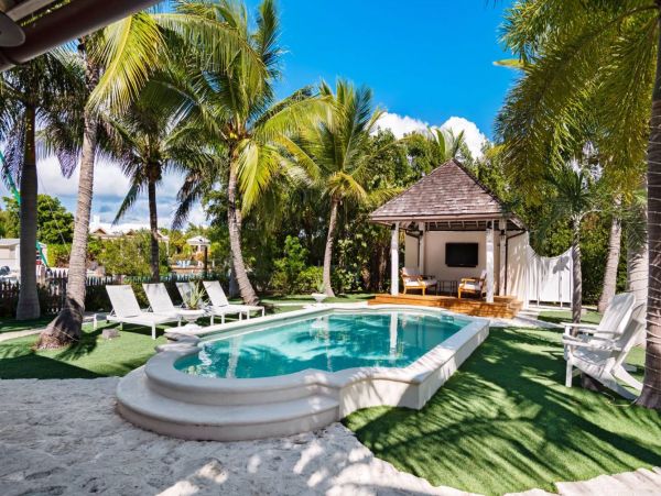 Turks & Caicos Luxury Vacation Main Villa Plus Guest House