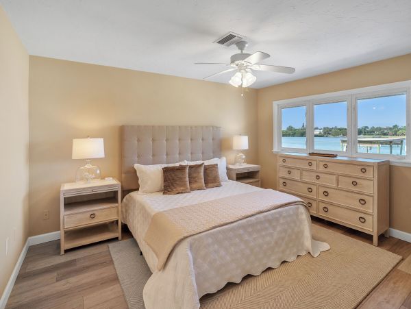 Osprey Gorgeous Vacation Rental with Pool & Water Views
