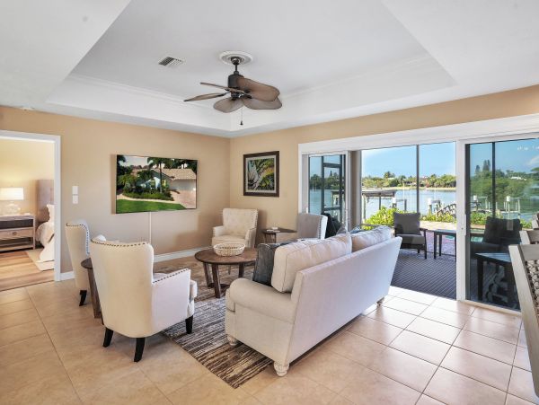 Osprey Gorgeous Vacation Rental with Pool & Water Views
