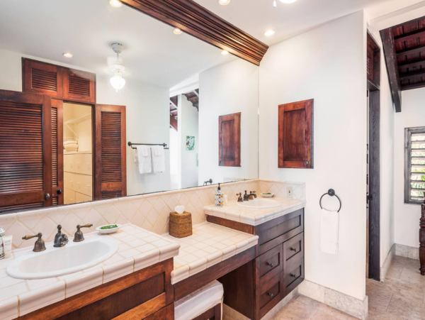 Oceanfront Turks and Caicos Vacation Home Four Bedroom