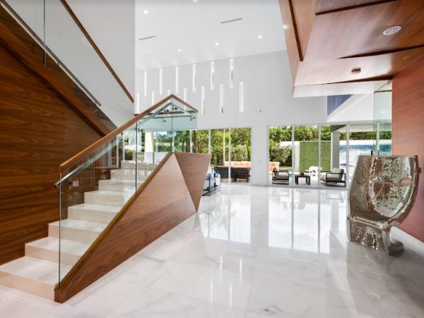 Luxury Vacation Rental in Miami Beach with Private Pool