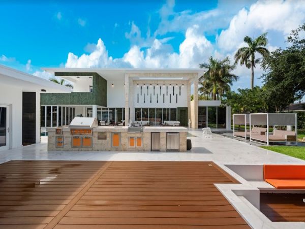 Luxury Vacation Rental in Miami Beach with Private Pool
