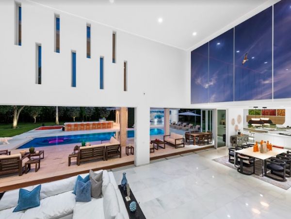 Luxury Vacation Rental in Miami Beach with Private Pool