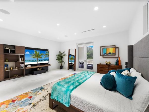 Luxury Vacation Rental in Miami Beach with Private Pool