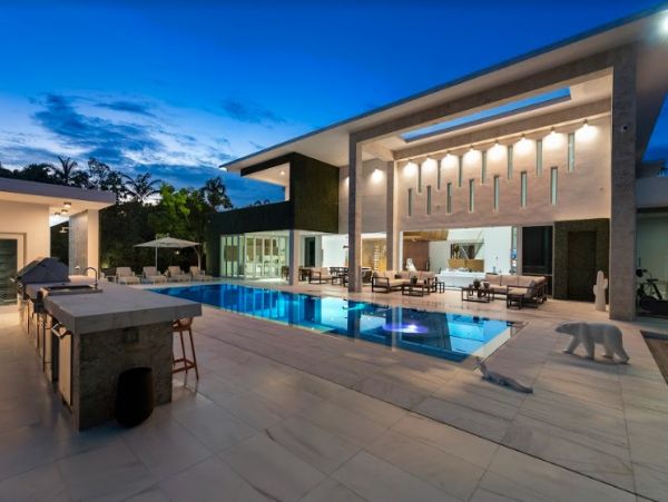 Luxury Vacation Rental in Miami Beach with Private Pool