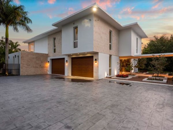 Luxury Vacation Rental in Miami Beach with Private Pool