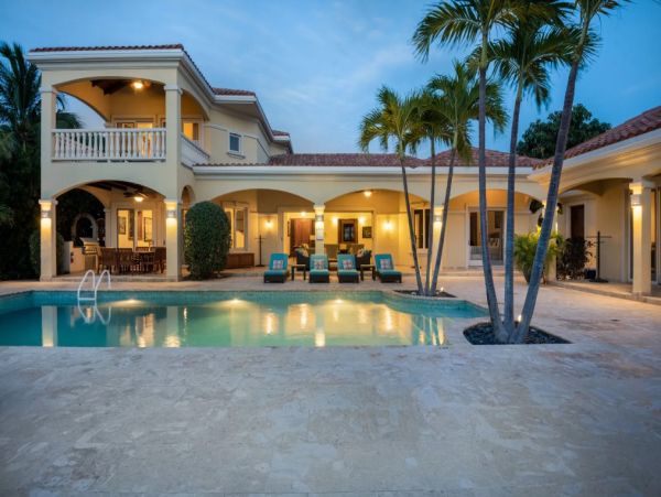 Turks & Caicos Beachfront Five Bedroom Vacation Villa
