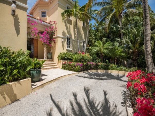 Turks & Caicos Beachfront Five Bedroom Vacation Villa