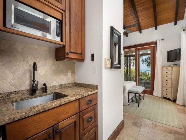 Turks & Caicos Beachfront Five Bedroom Vacation Villa