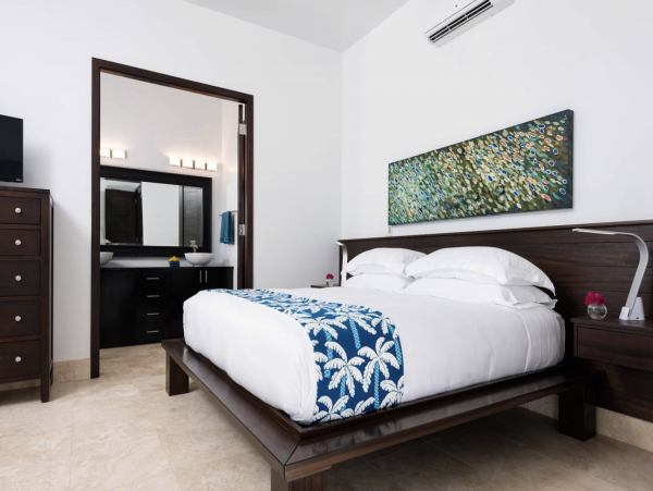 Luxury Three Level Beachfront Vacation Villa Turks & Caicos