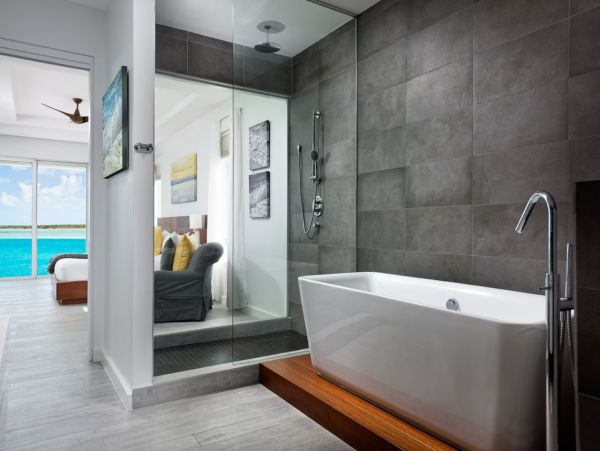 Modern & Luxurious 6 bedroom in Leeward Providenciales