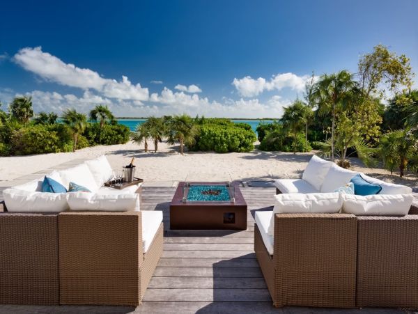 Modern & Luxurious 6 bedroom in Leeward Providenciales
