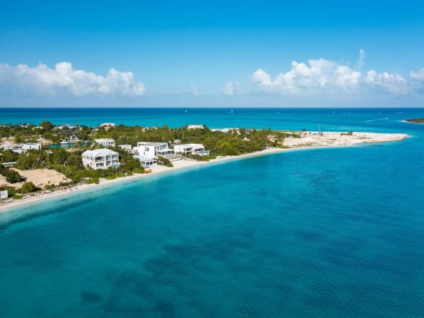 Modern & Luxurious 6 bedroom in Leeward Providenciales