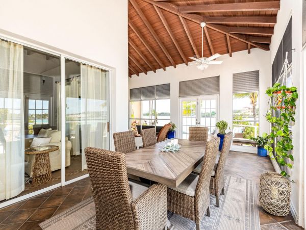 Turk And Caicos Three Bedrooms Waterfront Villa With Pool