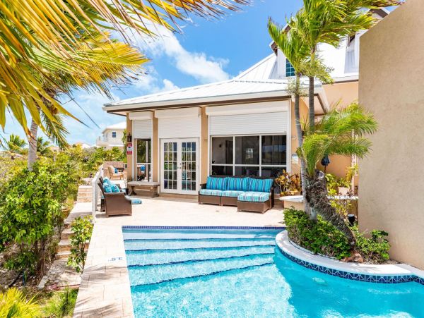 Turk And Caicos Three Bedrooms Waterfront Villa With Pool