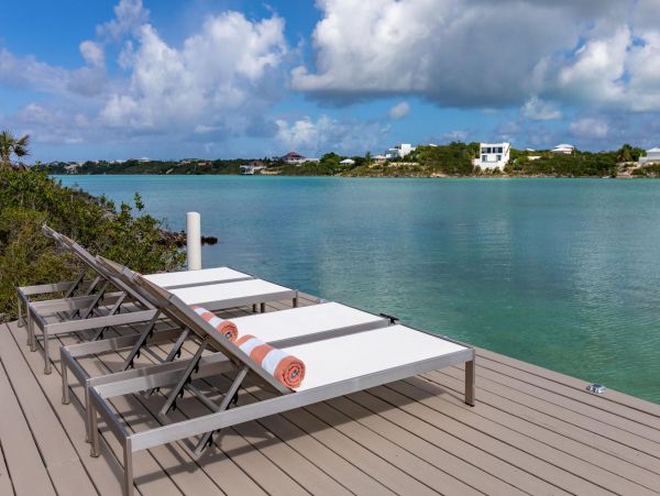 Turk And Caicos Three Bedrooms Waterfront Villa With Pool