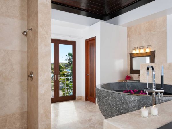 Luxury Vacation Rental in Providenciales with Amazing Views